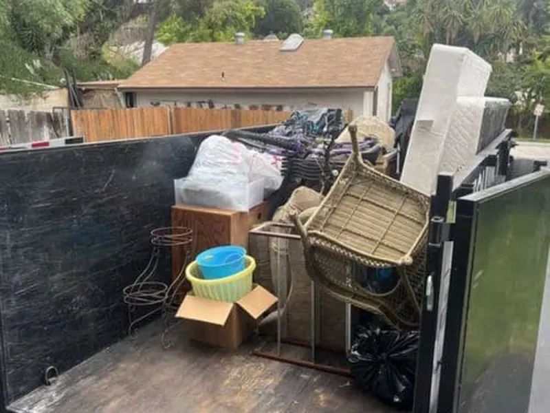 Loaded hauling trailer